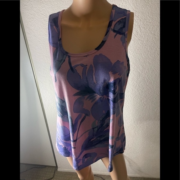 LULAROE floral top large - Picture 2 of 4